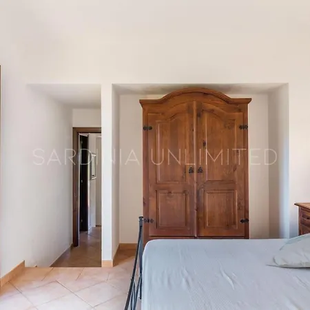 Violetta Zoe Villa *